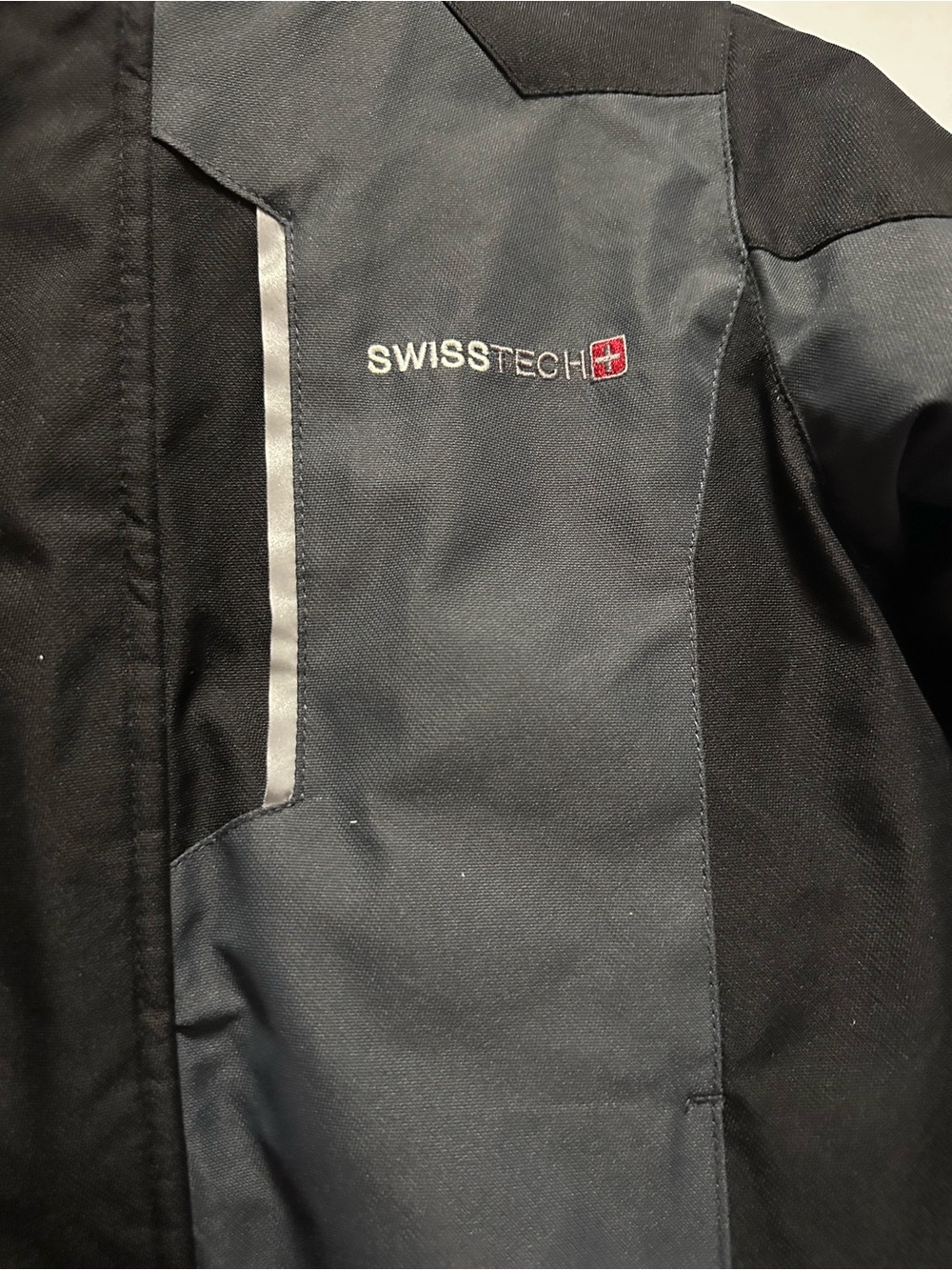 Swiss Tech Winter Jacket - Picture 4 of 14